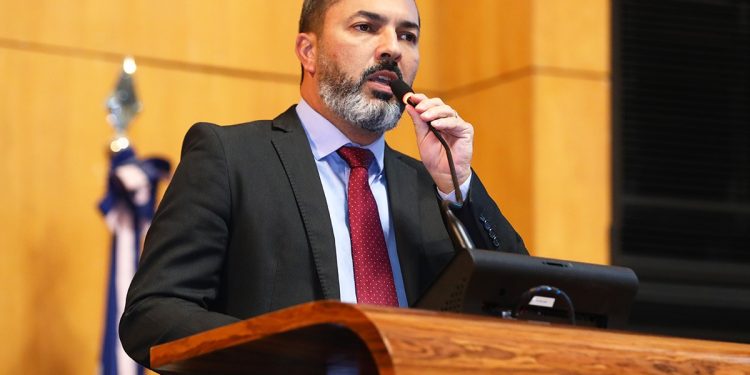 Política: Projeto proíbe os termos “elevador social” e “elevador de serviço” nos prédios privados do Espírito Santo