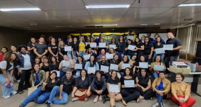 Vitória: Formação em Libras capacita 70 servidores da Assistência Social