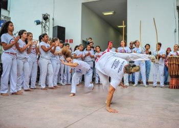 Vitória: Mucane anuncia 140 vagas em oficinas de capoeira e percussão