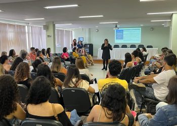 Vitória: Estudantes concluem os projetos do PET-Saúde