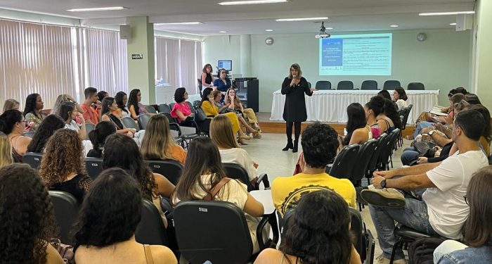 Vitória: Estudantes concluem os projetos do PET-Saúde