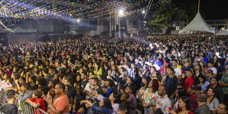 Piúma: Sucesso total na 67ª Festa dos Pescadores
