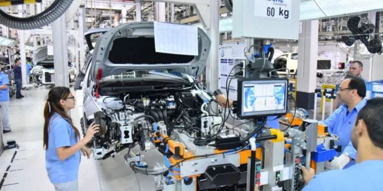 Economia: Volkswagen e Mercedes-Benz anunciam suspensão de trabalhadores