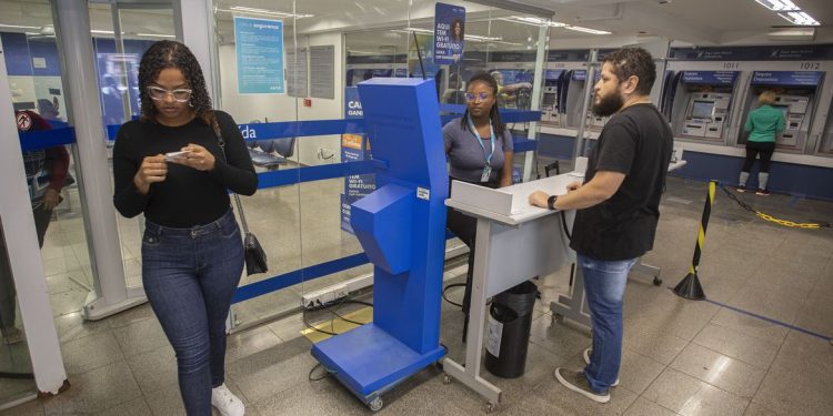 Fraude: Estudo aponta mais de 1 mil anúncios falsos sobre o Desenrola