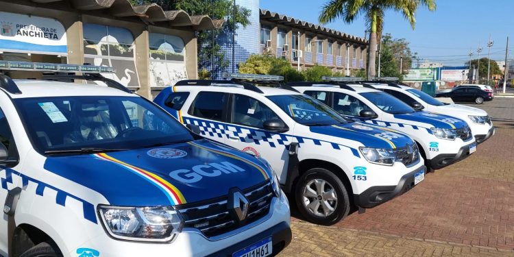 Anchieta: Prefeitura entrega novos veículos para a segurança pública