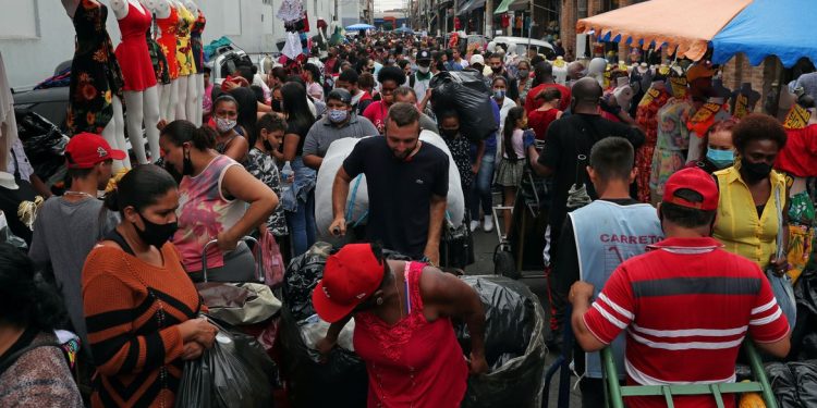 Economia: Pesquisa mostra que 31% dos brasileiros precisam complementar renda