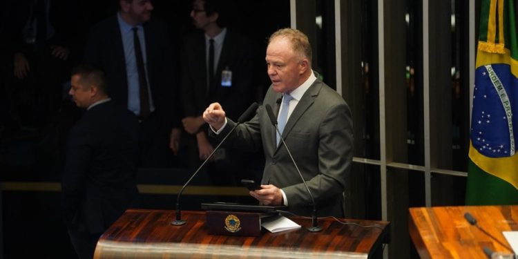 Estado: Governador Casagrande participa de debate sobre Reforma Tributária no Senado Federal