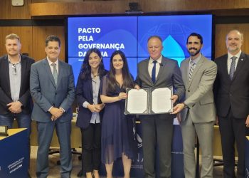 Estado: Governador Casagrande assina pacto pela governança da água no Espírito Santo