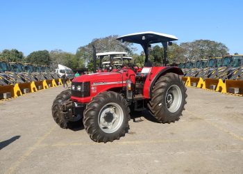 Estado: Governo entrega máquinas e equipamentos agrícolas para 41 municípios