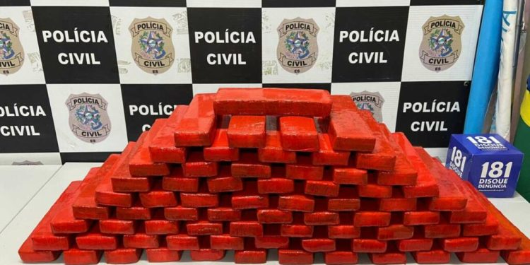 Guarapari: PC prende três suspeitos e apreende 50 quilos de maconha