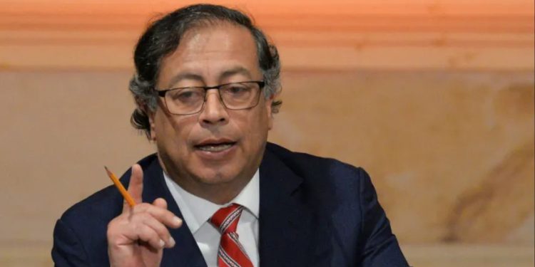 Clima: Presidente da Colômbia diz que “o planeta precisa deixar de usar petróleo”