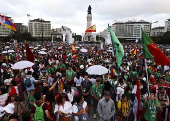 Mundo: Cerca de 200 mil fiéis lotam Lisboa no 1º dia da Jornada Mundial da Juventude