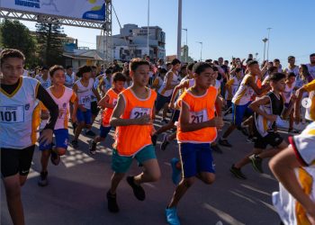 Marataízes: Prefeitura comemora o Dia do Estudante com corrida na Praia Central
