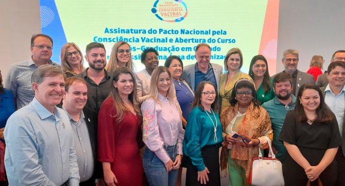 Marataízes: Município presente na assinatura do Pacto Nacional pela Consciência Vacinal