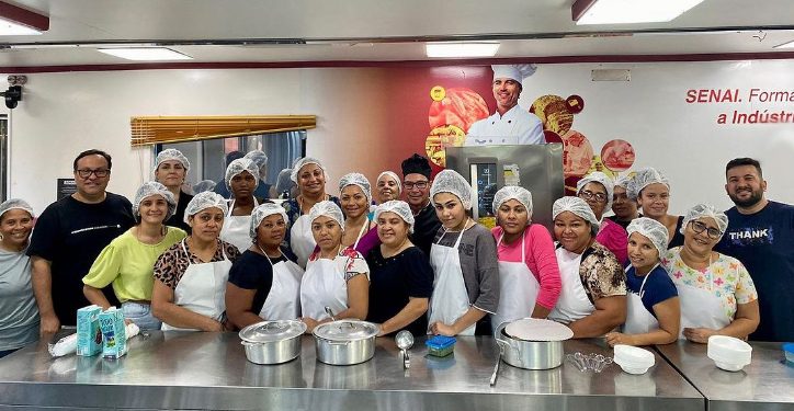 Kennedy: Carreta do Senai de cozinha capacita moradores