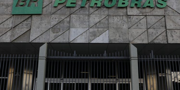 Brasil: Petrobras concederá bolsas acadêmicas para desenvolvimento tecnológico