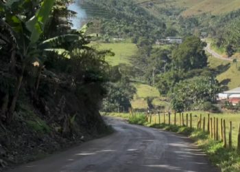 Rio Novo: Prefeitura faz melhorias na estrada de Virgínia Nova