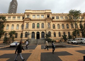 Educação: Ministério Público investiga regra que permite cancelamento de matrículas de alunos por falta em SP