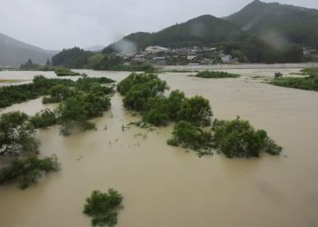 Clima: Tufão poderoso atinge oeste do Japão e 237 mil pessoas precisam ser removidas
