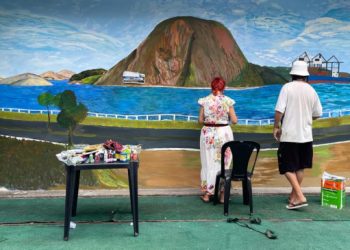 Vitória: Pessoas em situação de rua participam da produção de obra de arte