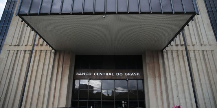 Brasil: Copom reduz juros básicos da economia para 13,25% ao ano