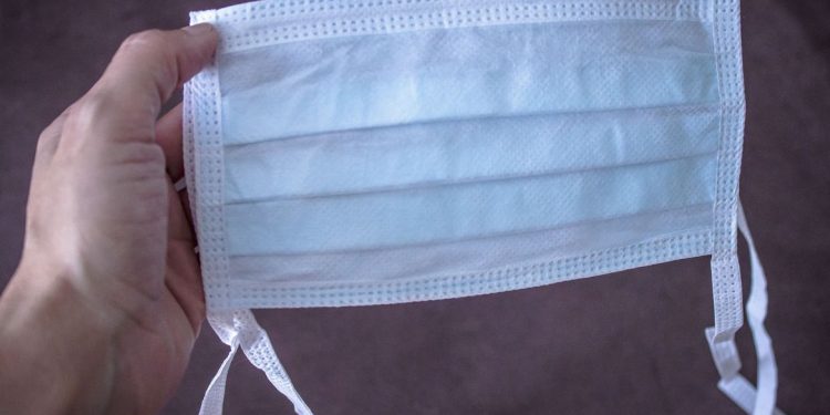 Saúde: UFRJ volta a recomendar o uso de máscaras em ambientes fechados da universidade