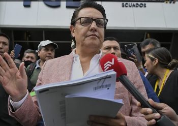 Mundo: Candidato à presidência do Equador é assassinado em Quito