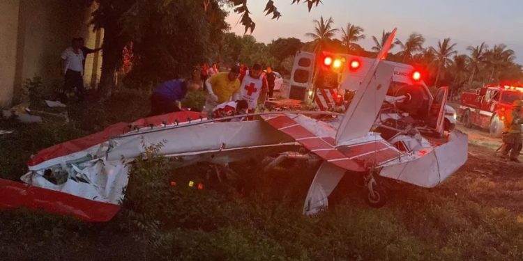 Mundo: Avião cai durante festa de “chá revelação” no México