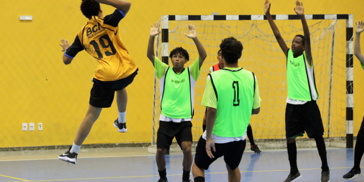 Cariacica: Handebol marca abertura de Jogos Estudantis