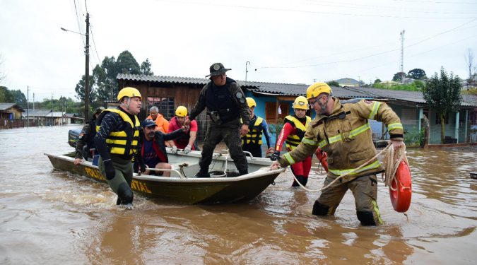 Clima: Enchentes no Rio Grande do Sul deixam 37 mortos e mais de 6 mil desabrigados