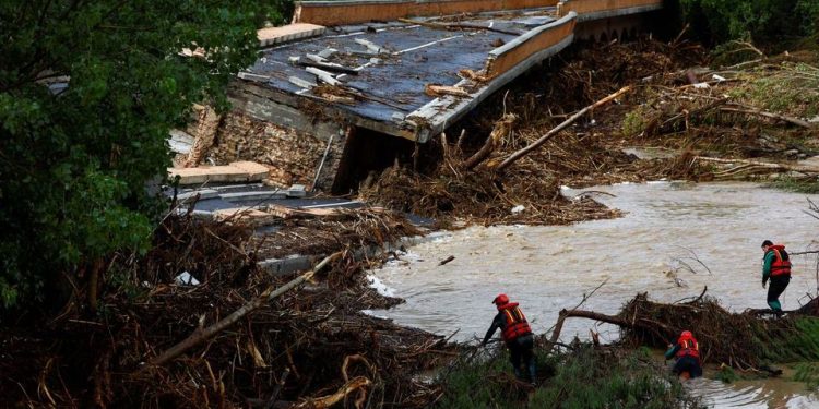 Clima: Três mortos e três desaparecidos após chuvas torrenciais na Espanha