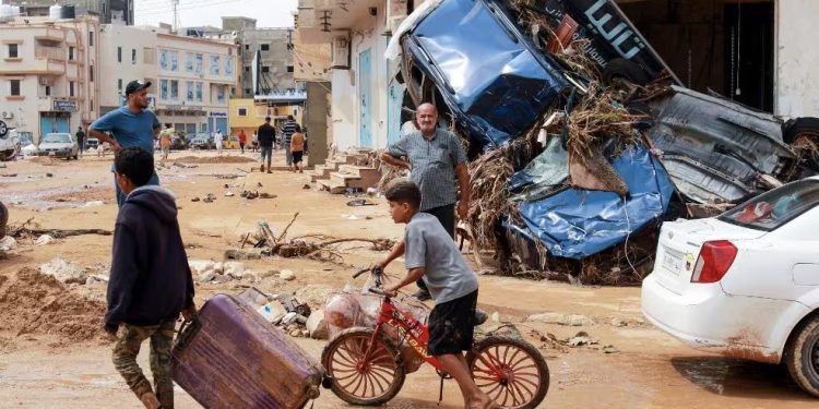 Mundo: Sobe para 11.3 mil o número de mortos e desabrigados em enchentes na Líbia