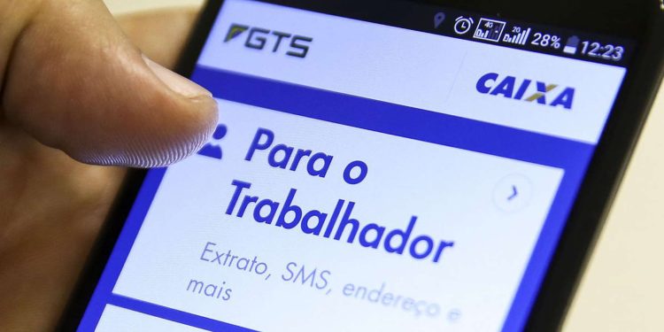FGTS: Brasileiros poderão fazer saque de forma rápida