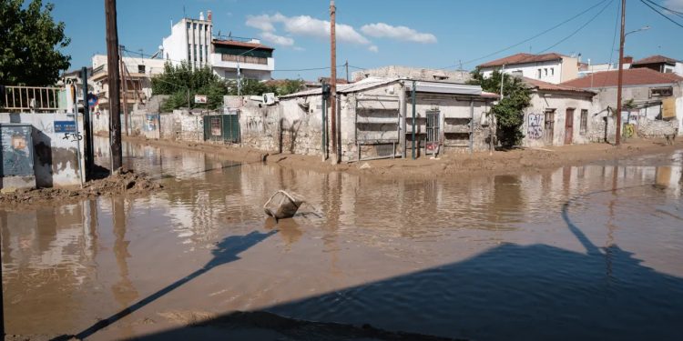 Grécia: País sofre com ‘meses de chuva num único dia’