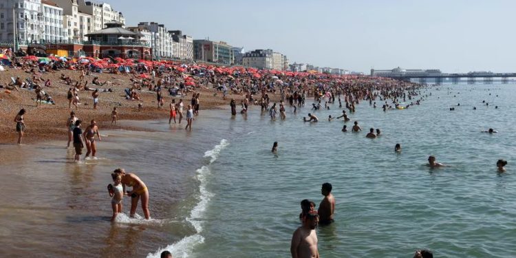 Inglaterra: Onda de calor traz o dia mais quente de 2023