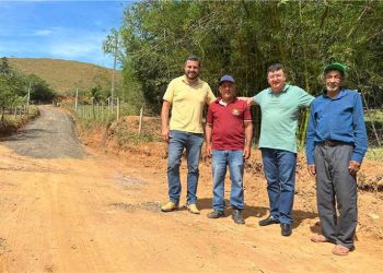 Itapemirim: Prefeitura faz melhorias na estrada do assentamento Nova Safra