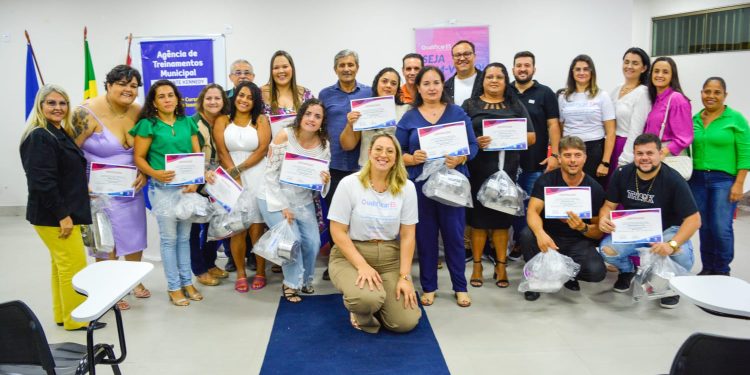 Kennedy: Prefeitura forma alunos do QualificarES