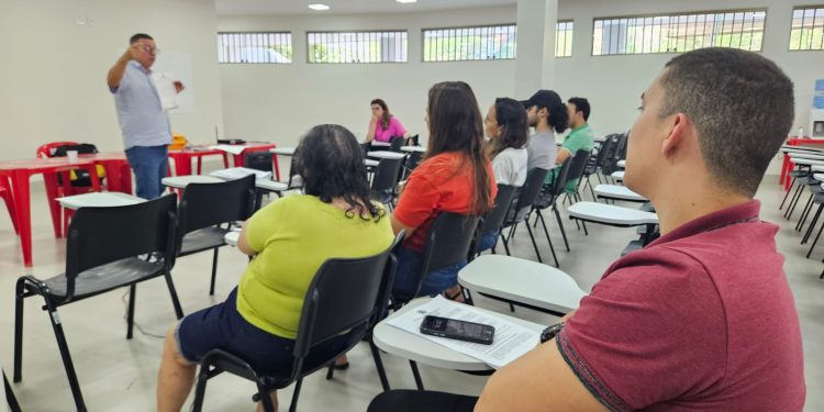Kennedy: Prefeitura e CDL fazem reunião para explicar Nota Legal aos comerciantes