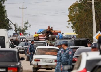 Mundo: Mais de 13 mil refugiados de Nagorno-Karabakh fogem para a Armênia