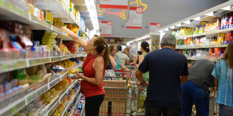 Saúde: Quase 99% dos ultraprocessados têm ingredientes nocivos