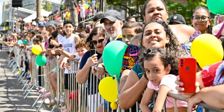 Vitória: Viaturas, bandas marciais e muito mais no desfile da Independência