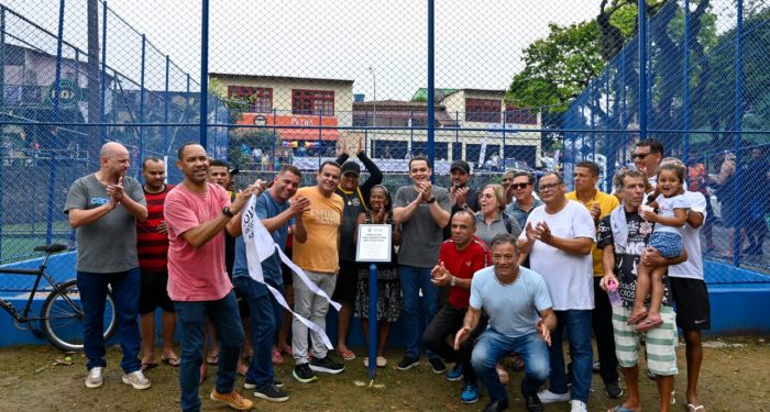 Vitória: Muita festa na entrega do campo de areia e Ordem de Serviço em Santa Tereza