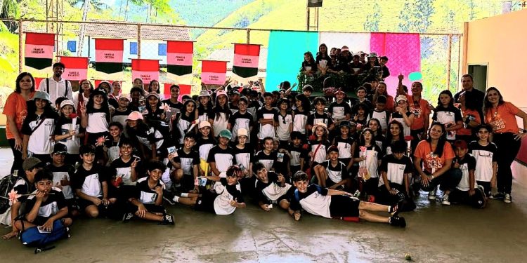 Anchieta: Intercâmbio pedagógico explora belezas e cultura do município