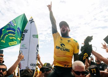 Esporte: Filipe Toledo conquista bicampeonato mundial de surfe