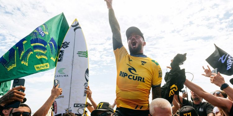 Esporte: Filipe Toledo conquista bicampeonato mundial de surfe