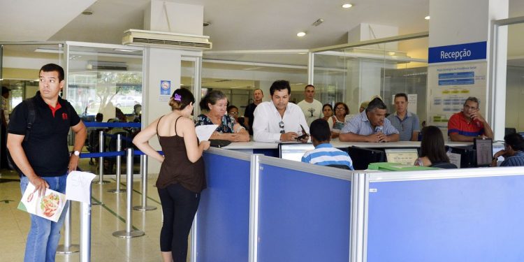 Brasil: INSS começa a ligar hoje para segurados anteciparem perícia