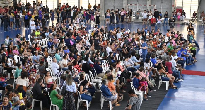 Vitória: Mais 890 famílias recebem cartões do Vix + Cidadania