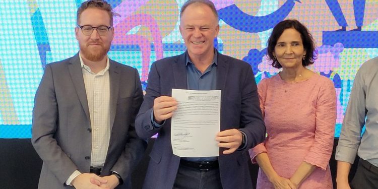 Estado: Governador anuncia novos investimentos para a Educação da Rede Municipal