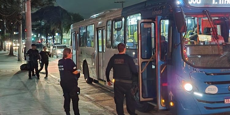 Espírito Santo: Polícia Civil realiza Operação ‘Aproximação’ para coibir a prática de crimes a usuários de transporte público