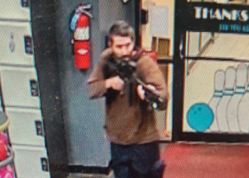 EUA: Polícia faz buscas por atirador que matou 18 pessoas no Maine